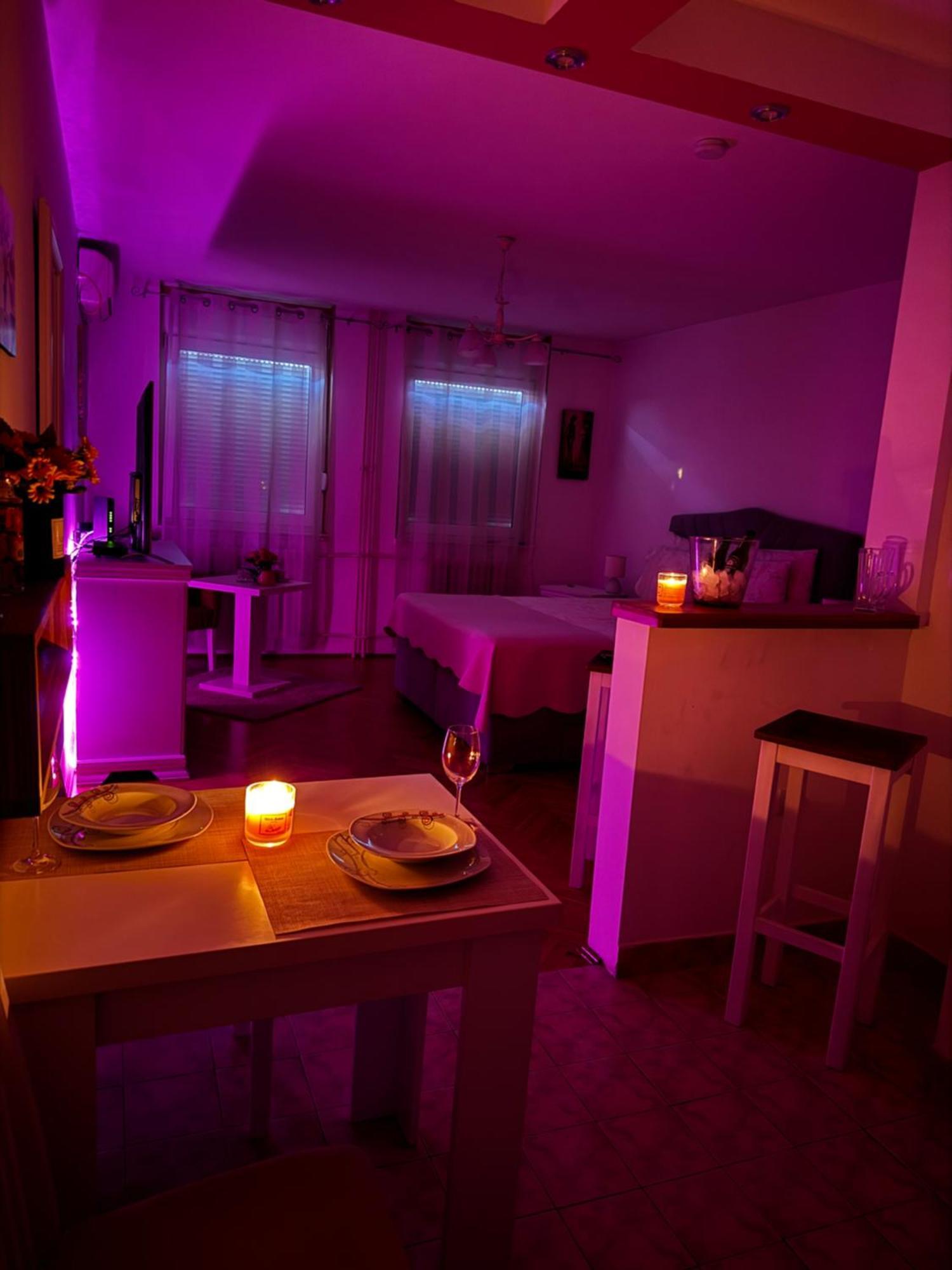 Post Apartmani - Sajam โนวีซาด ภายนอก รูปภาพ